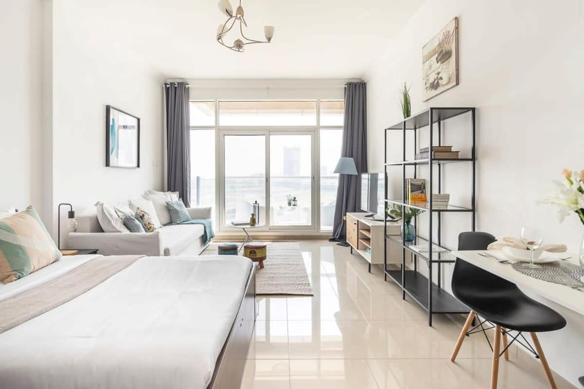 Frank Porter - Siraj Tower Apartment