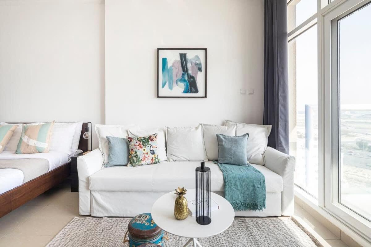 Frank Porter - Siraj Tower Apartment *